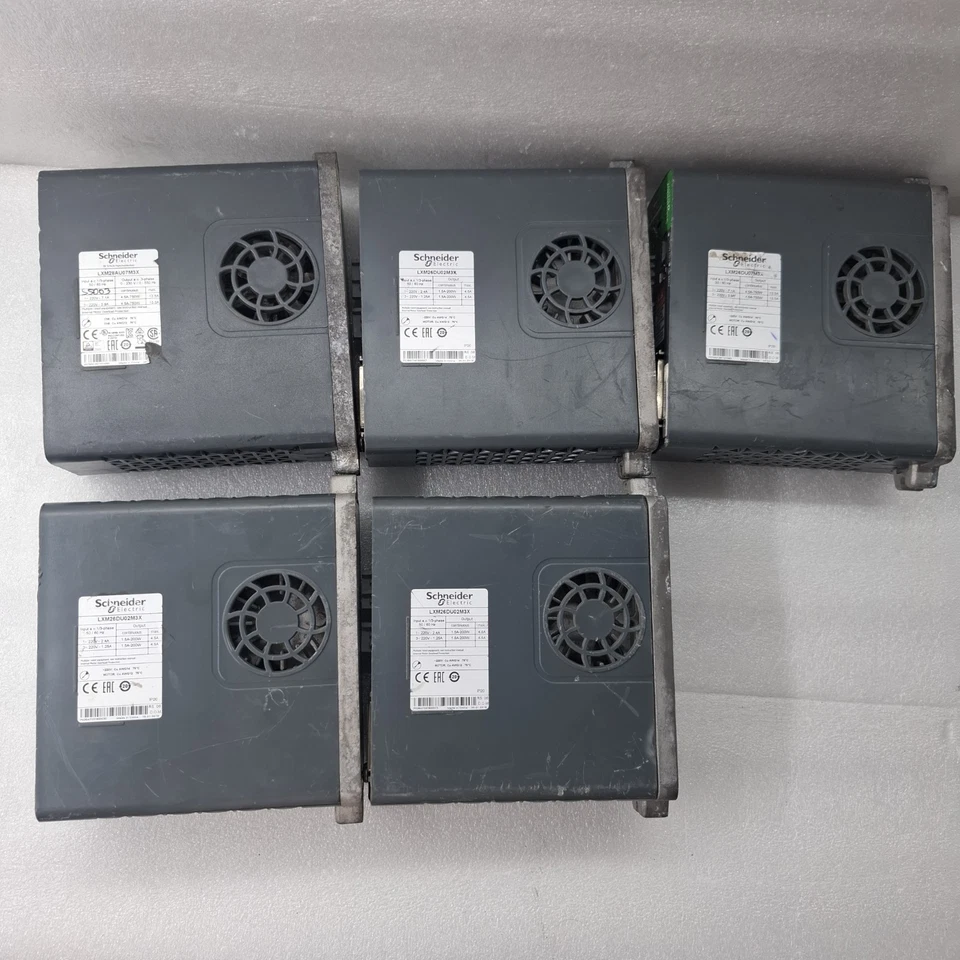 Schneider LXM28AU07M3X, LXM26DU02M3X, LXM26DU02M3X, LXM26DU02M3X, LXM26DU07M3X