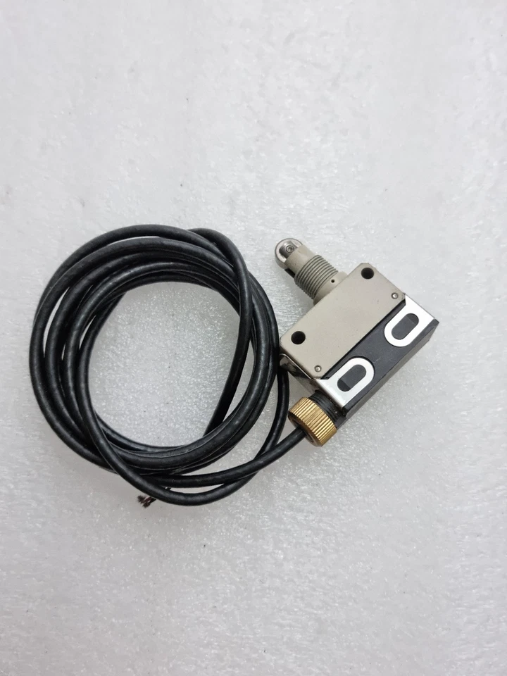 Omron D4ER-2A21N 06716Z4 Made in Japan D4ER2A21N